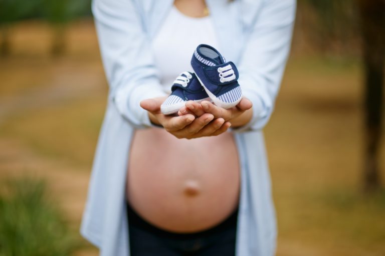 La prise de paracétamol pendant la grossesse exposerait les bébés à développer de l’asthme…