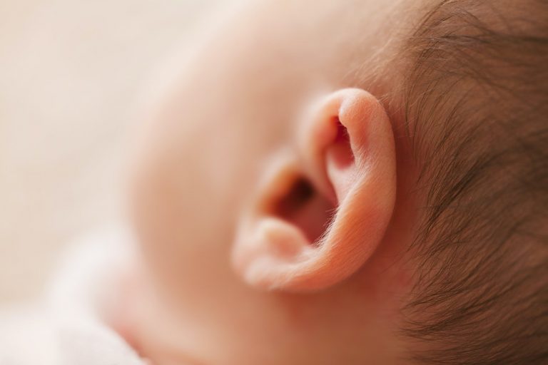 Autisme : Un test auditif pour le diagnostic précoce chez les nouveau-nés ?
