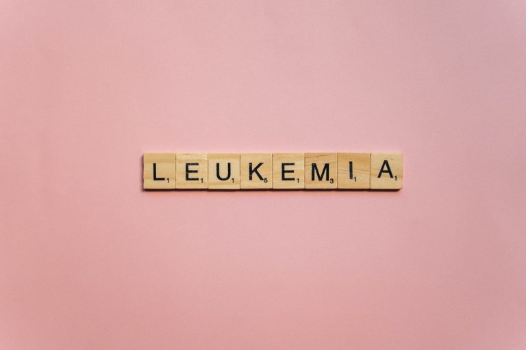Une association de trois médicaments très efficaces chez les patients atteints de formes à haut risque de leucémie lymphocytaire chronique